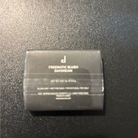 Make Up Lot (Small Makeup Bag with 3 items) - Picture 9 of 9